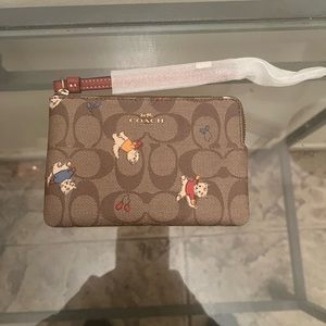 Corner Zip  Wristlitt In signature canvas With cat Mittens print